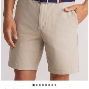Vineyard Vines Men's Performance Beige Flat Front Shorts, 7 inch inseam